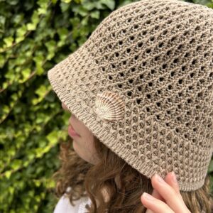 Haftowany kapelusik muszla