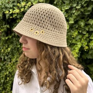 Haftowany kapelusik słoneczniki