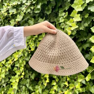 Haftowany kapelusik jeżówka