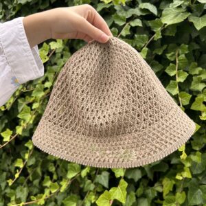 Haftowany kapelusik kwiatowy bukiet