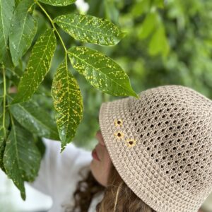 Haftowany kapelusik słoneczniki