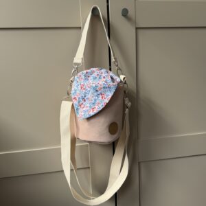 PROJEKTOWNIK Mały Kwiatuszki w różu