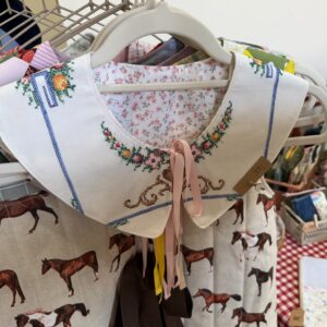 Kołnierzyk patchwork haftowany