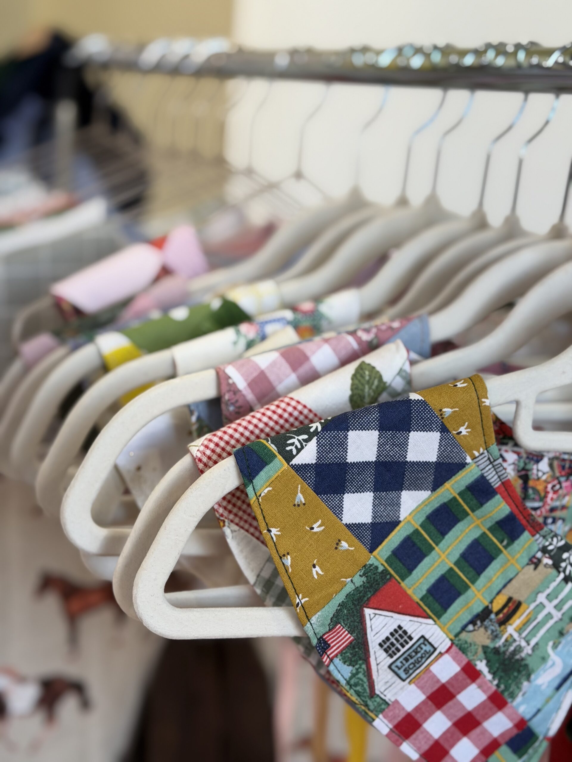 Kołnierzyk patchwork piwonie - obrazek 2